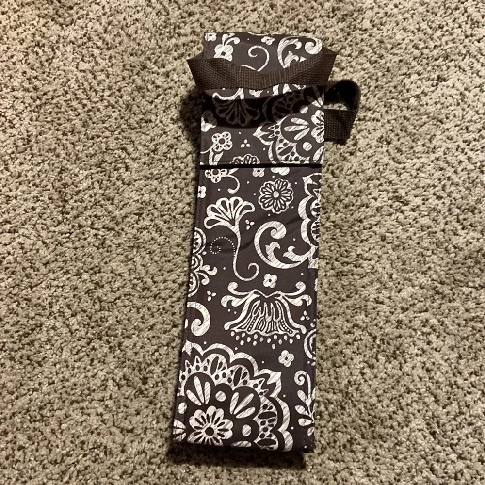 Thirty-One wine holder/case